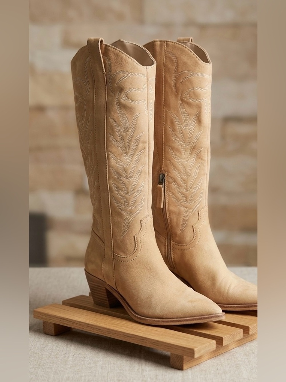 Size 7 Women’s Dolce Vita Solei Western Boot